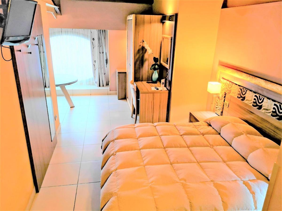 B&B Acireale - Il Cavalluccio Marino Fronte Mare Exterior photo