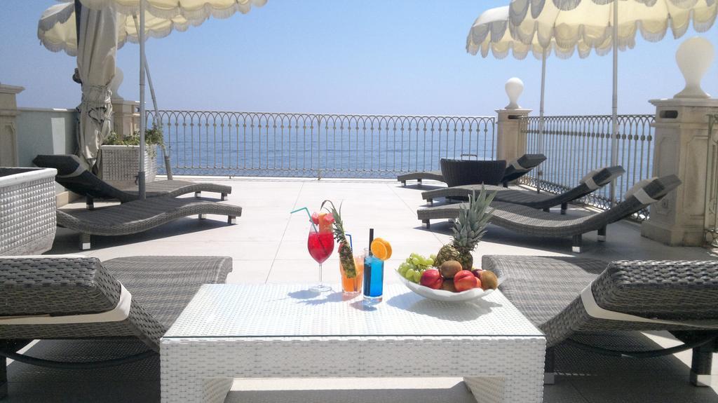 B&B Acireale - Il Cavalluccio Marino Fronte Mare Exterior photo