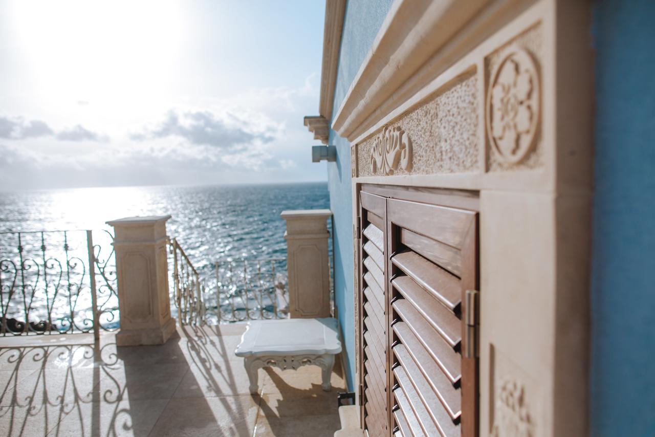 B&B Acireale - Il Cavalluccio Marino Fronte Mare Exterior photo
